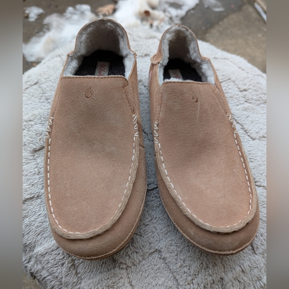 OluKai Shoes - Women's Olukai Lined Fuzzy Tan Suede Slippers Size 11